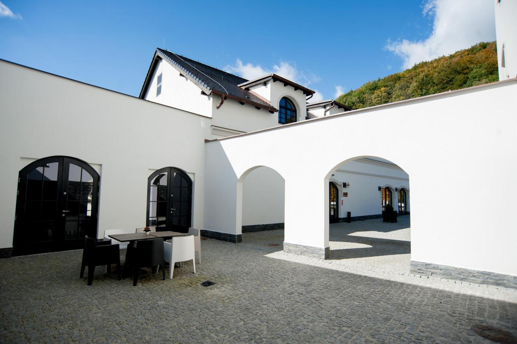 Hotel Palac Jugowice Wałbrzych Exterior foto